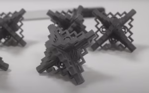 Porównanie materiałów PA12, PA12 Glass Beads oraz PA12 Glass Fiber wykorzystywanych w przemysłowym druku 3D.